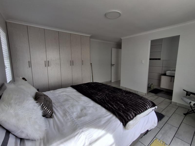 To Let 3 Bedroom Property for Rent in Lampiesbaai Western Cape